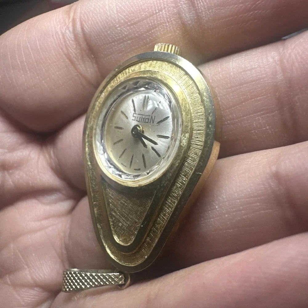Working VTG Sutton Swiss Made Pendant Pocket Watch Manual Wind Gold Tone 25.9mm‎